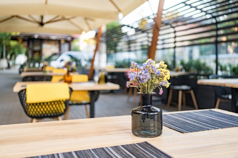 Restaurantes ao ar livre em Curitiba para você desfrutar de ambientes abertos